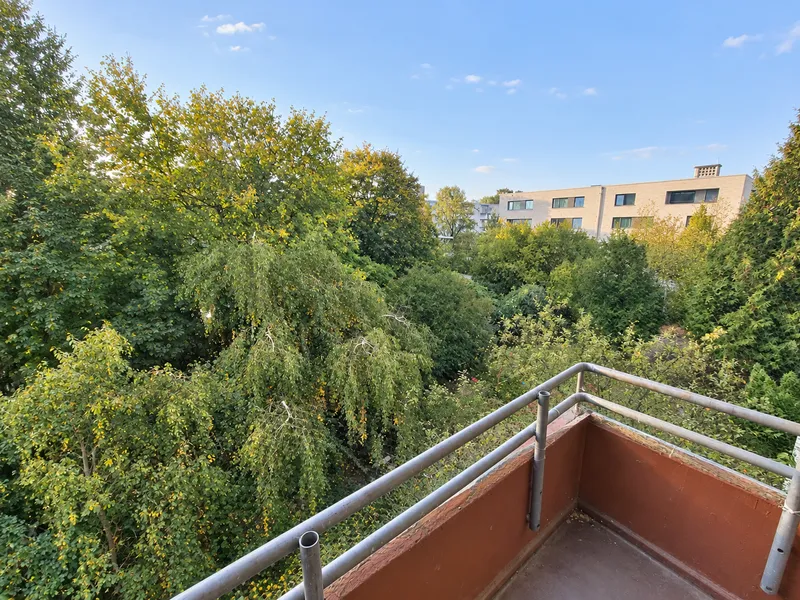 Helle 3-Zimmer-Wohnung mit Balkon und Tageslichtbad in Berlin — photo 1